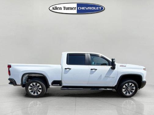 Summit White 2025 Chevrolet Silverado 2500 Custom
