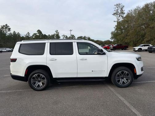 2024 Jeep Wagoneer Series II 4x2