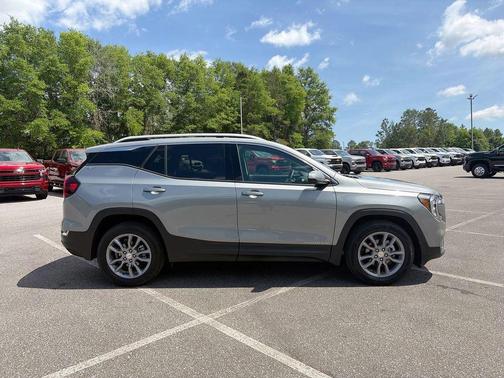 Sterling Metallic 2024 GMC Terrain SLT