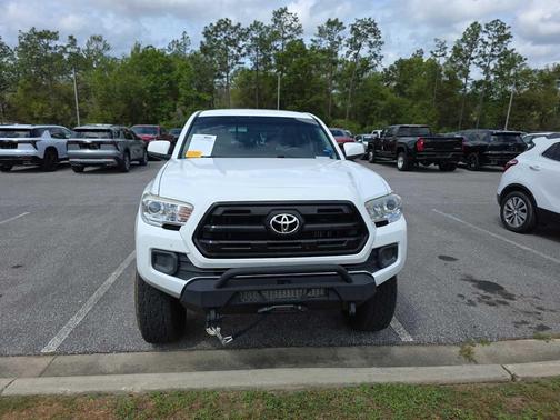 2017 Toyota Tacoma SR