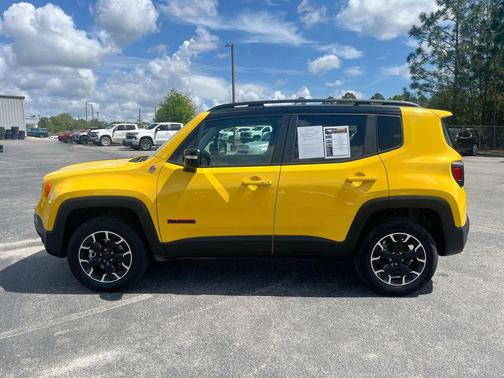Solar Yellow Clearcoat 2023 Jeep Renegade Trailhawk