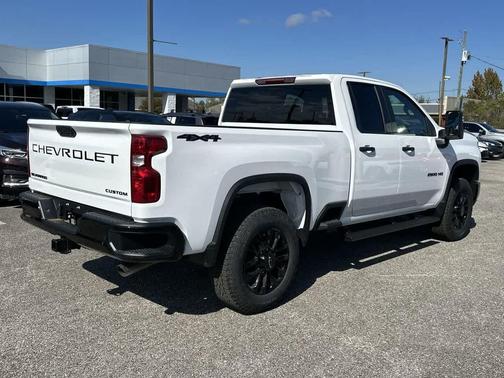 2026 Chevrolet Silverado 2500 Custom