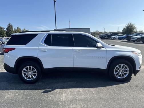 2021 Chevrolet Traverse LT Cloth