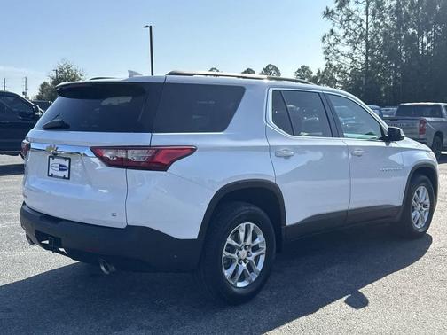 2021 Chevrolet Traverse LT Cloth