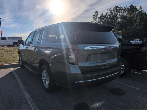 2023 Chevrolet Suburban LT