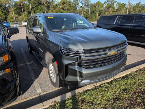 2023 Chevrolet Suburban LT