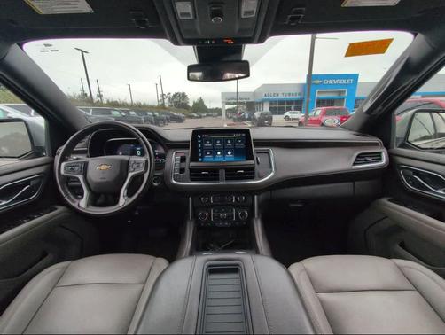 2023 Chevrolet Suburban LT