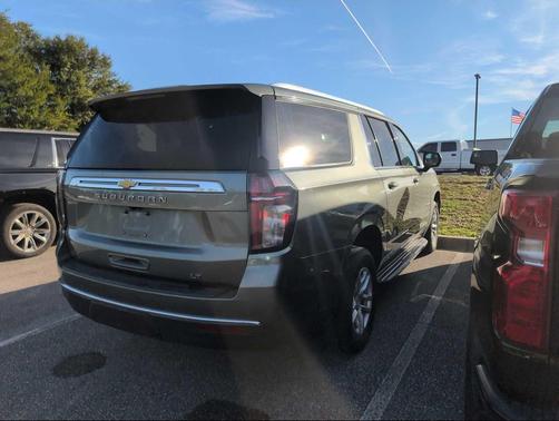2023 Chevrolet Suburban LT
