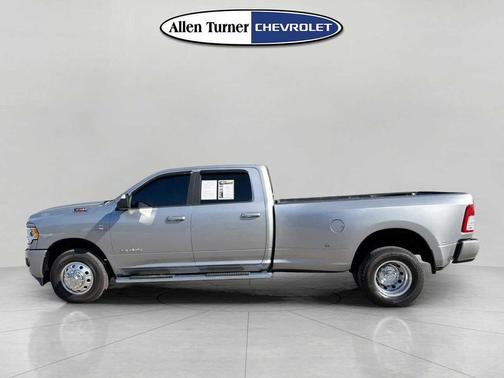 2019 RAM 3500 Big Horn Crew Cab 4x2 8' Box