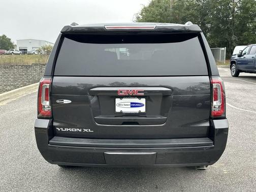 2017 GMC Yukon XL SLT