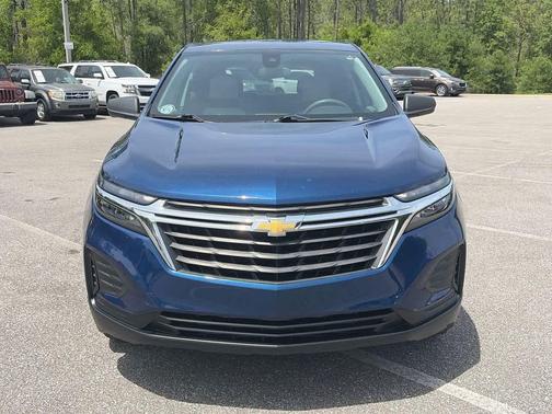Blue Glow Metallic 2022 Chevrolet Equinox LS