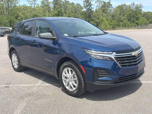 Blue Glow Metallic 2022 Chevrolet Equinox LS