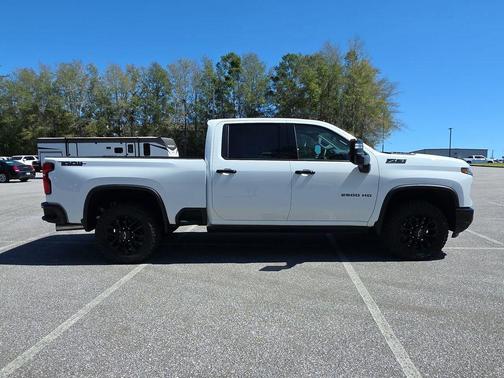 Summit White 2026 Chevrolet Silverado 2500 LTZ