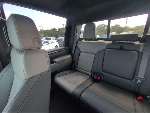 2025 Chevrolet Silverado 2500 4WD Crew Cab Standard Bed ZR2