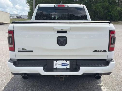 Bright White Clearcoat 2021 RAM 1500 Big Horn/Lone Star