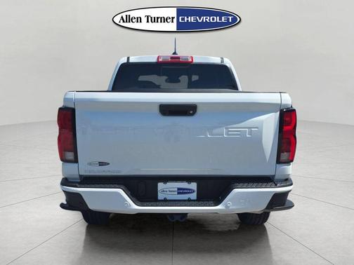 Summit White 2026 Chevrolet Colorado LT