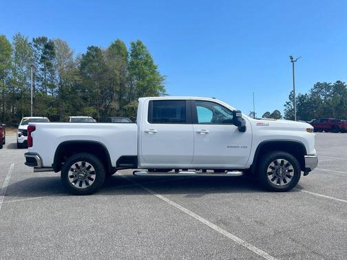 Summit White 2026 Chevrolet Silverado 3500 LT