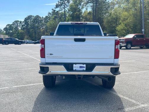 Summit White 2026 Chevrolet Silverado 3500 LT