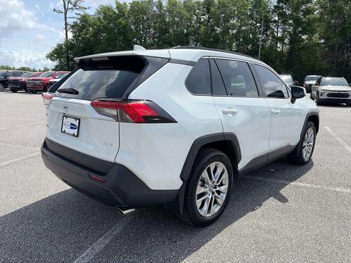 Wind Chill Pearl 2025 Toyota RAV4 XLE Premium