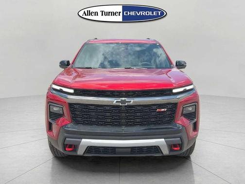 Radiant Red Tintcoat 2026 Chevrolet Traverse AWD Z71