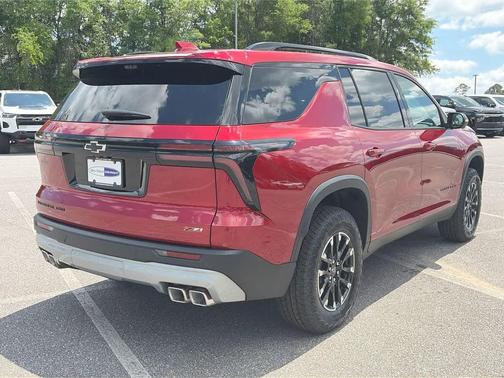 Radiant Red Tintcoat 2026 Chevrolet Traverse AWD Z71