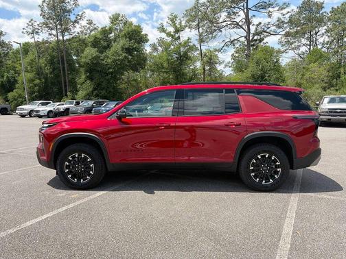 Radiant Red Tintcoat 2026 Chevrolet Traverse AWD Z71