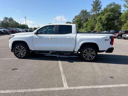 Summit White 2025 Chevrolet Colorado Z71