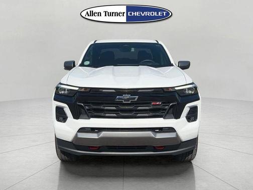 Summit White 2025 Chevrolet Colorado Z71