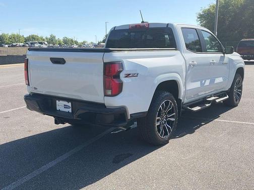 Summit White 2025 Chevrolet Colorado Z71