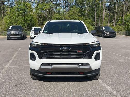 Summit White 2025 Chevrolet Colorado Z71