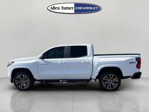 Summit White 2025 Chevrolet Colorado Z71