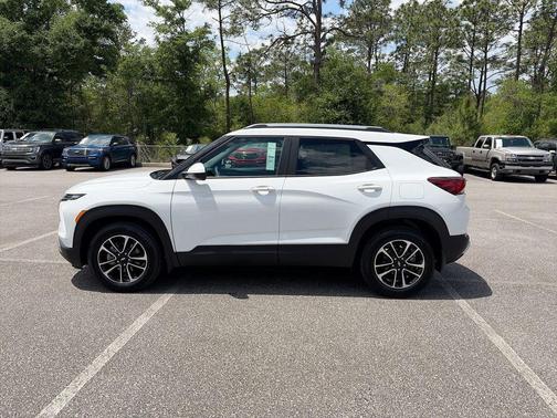 Summit White 2026 Chevrolet Trailblazer LT