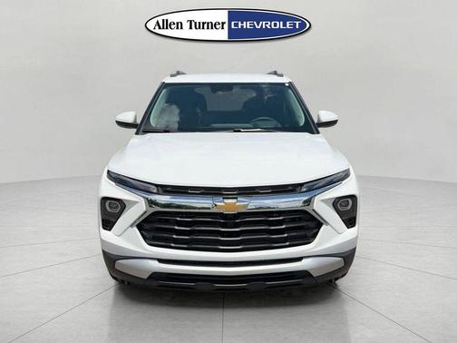 Summit White 2026 Chevrolet Trailblazer LT