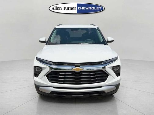 Summit White 2026 Chevrolet Trailblazer LT