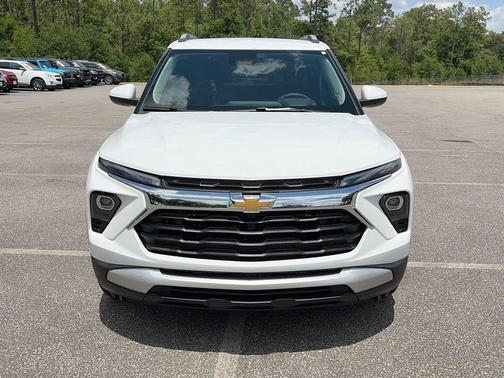 Summit White 2026 Chevrolet Trailblazer LT