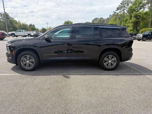Mosaic Black Metallic 2026 Chevrolet Traverse LT