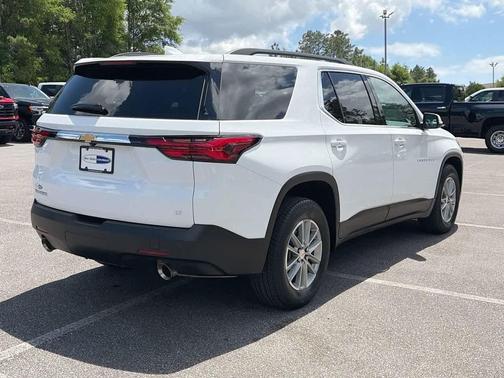 Summit White 2023 Chevrolet Traverse LT Leather