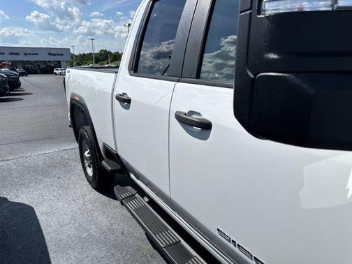 2024 GMC Sierra 2500 Pro