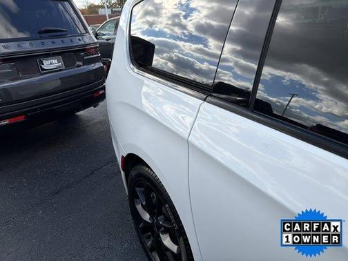 2023 Chrysler Pacifica Touring-L