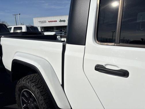 2022 Jeep Gladiator Overland