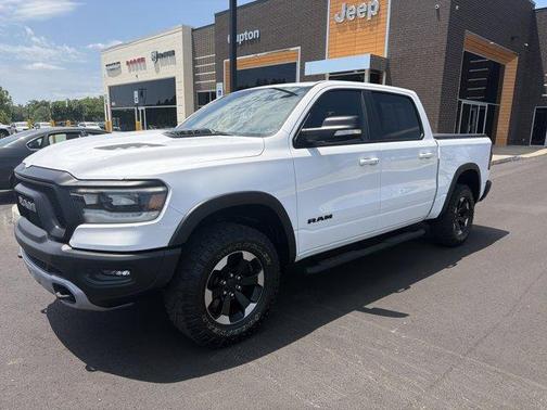 Bright White Clearcoat 2022 RAM 1500 Rebel
