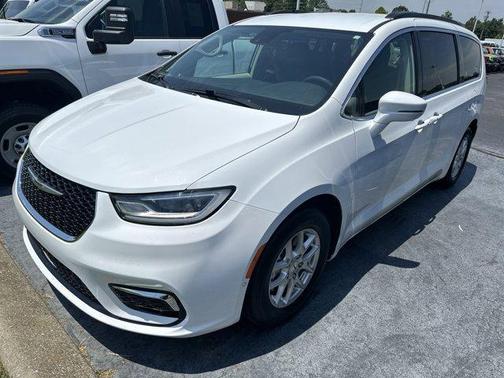 2022 Chrysler Pacifica Touring-L