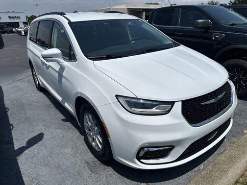 2022 Chrysler Pacifica Touring-L