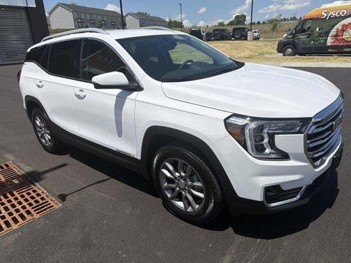 Summit White 2024 GMC Terrain SLT