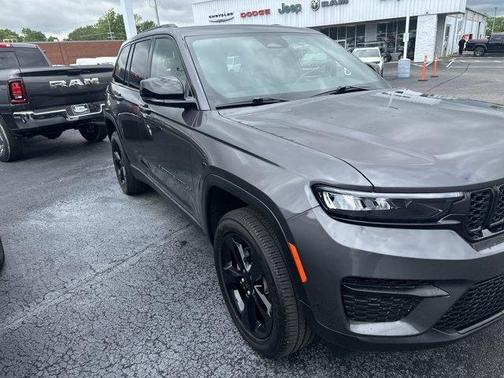 2022 Jeep Grand Cherokee Altitude