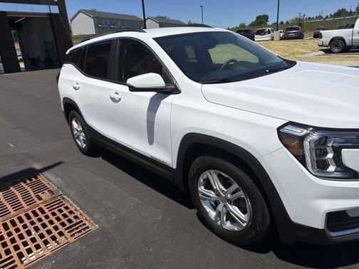 Summit White 2022 GMC Terrain SLE
