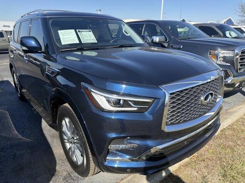 2023 INFINITI QX80 Luxe
