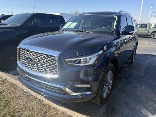 2023 INFINITI QX80 Luxe
