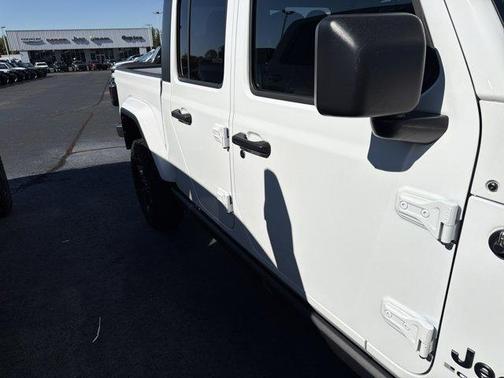 2023 Jeep Gladiator Sport