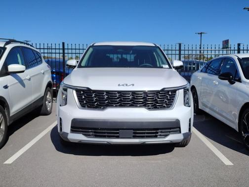 2025 Kia Sorento LX